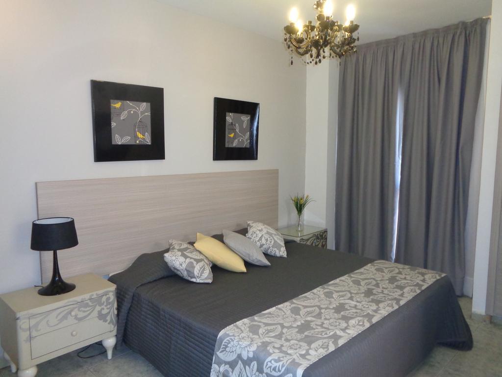 Irene'S Apartments Limassol Szoba fotó